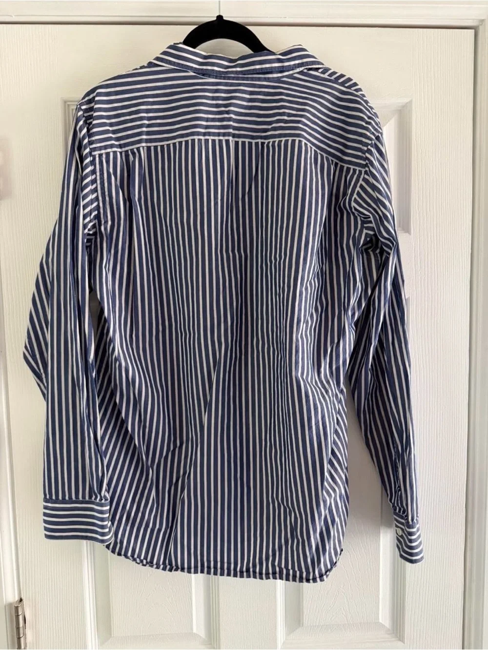 Banana Republic Fitted Men’s XL 17-17.5 Blue Stripe Shirt Woven in Italy